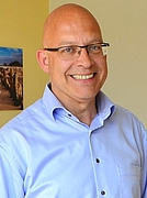 Dr. Karsten Hake